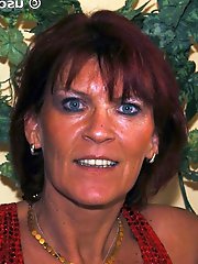 Photo shoot with german amateur redhead MILF Angela