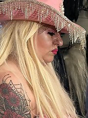 I ve been a bad cowgirl and here s the proof in this hot vid