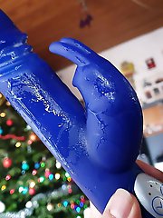 Solo performance of an older woman.